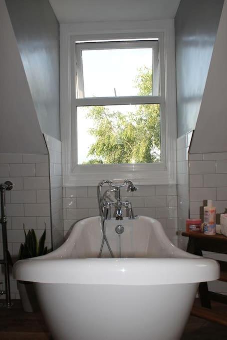 Stoneleigh Bed & Breakfast Felixstowe Dış mekan fotoğraf